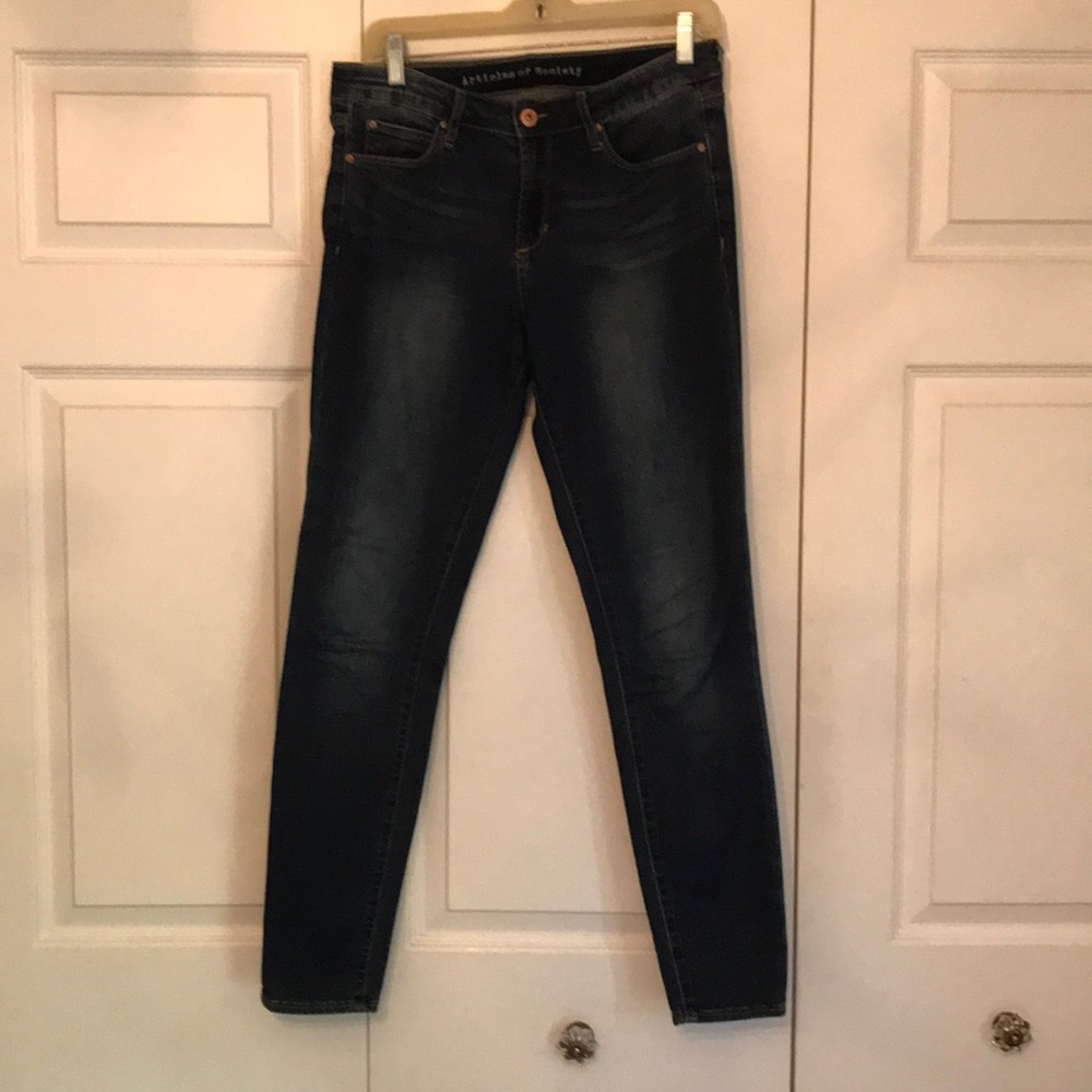 Casual blue skinny jeans